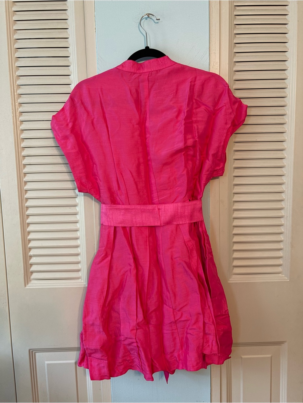 NWT Navy Bleu bright pink silk style dress with side pockets and belt. Size Med. - Picture 5 of 5